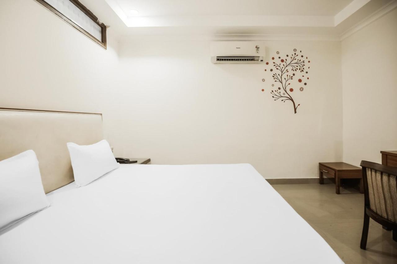 Hotel Collection O Sapphire Chandīgarh Exteriér fotografie
