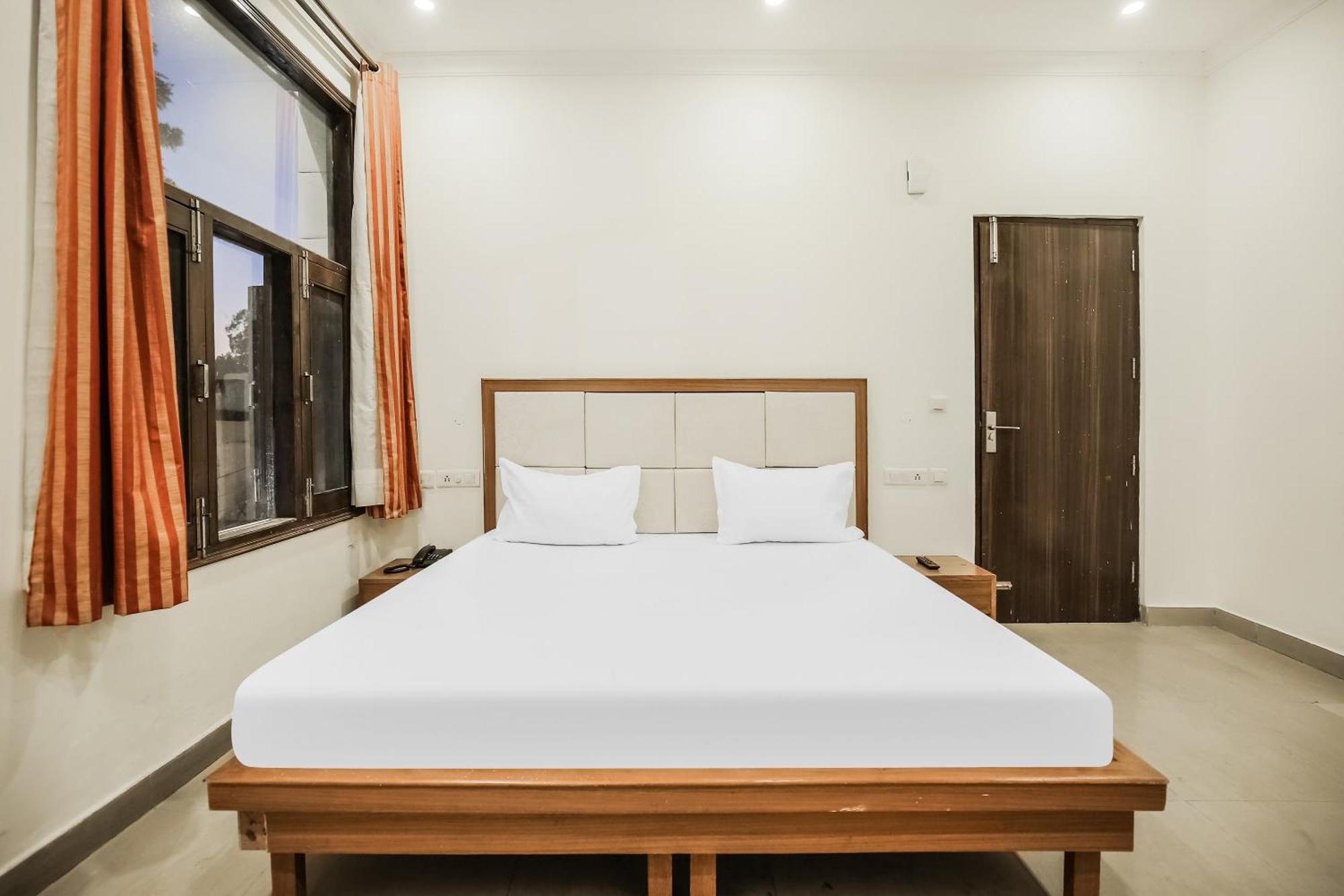 Hotel Collection O Sapphire Chandīgarh Exteriér fotografie